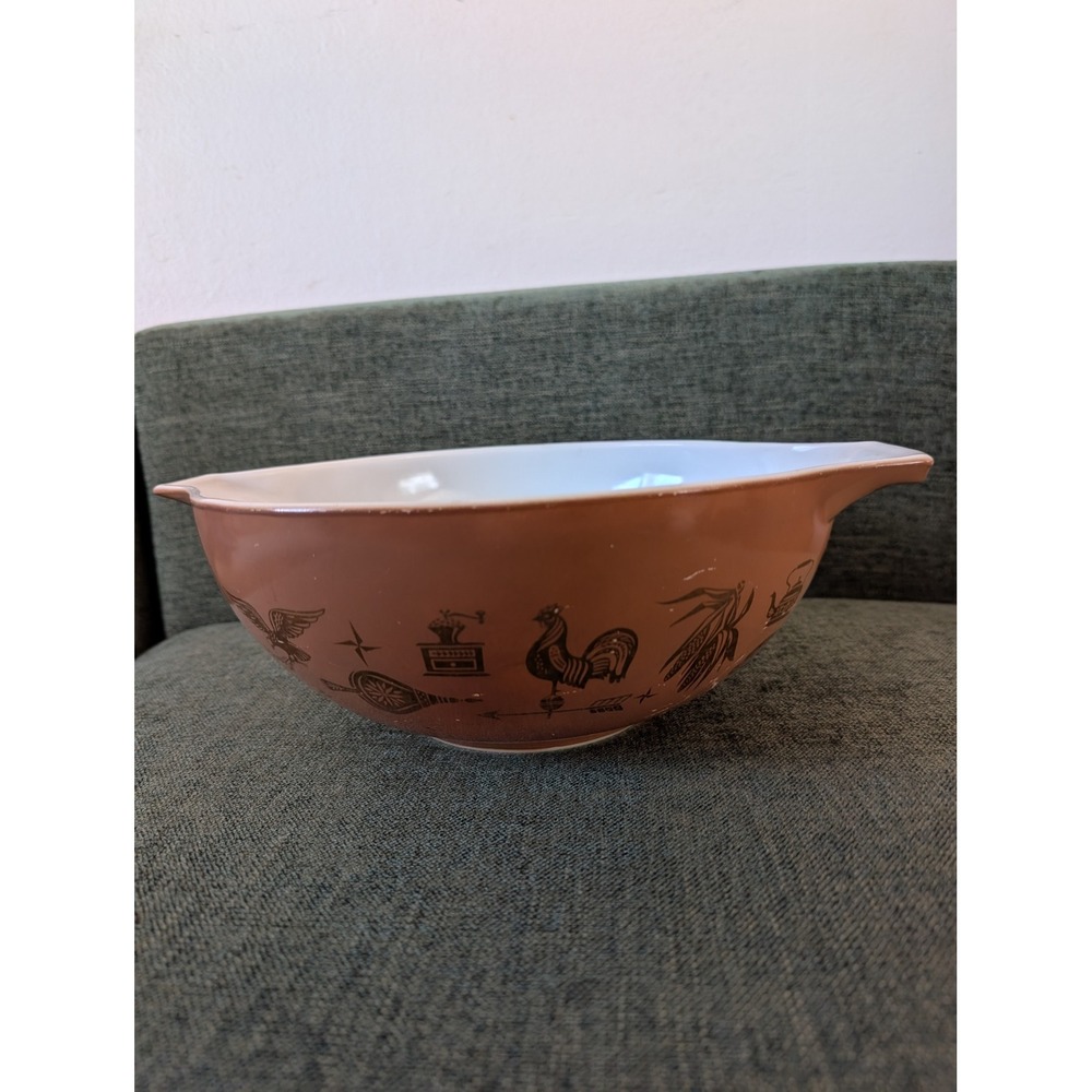 Vintage PYREX 444 Brown Early America Large 4 qt Mixing Serving Cinderella Bowl